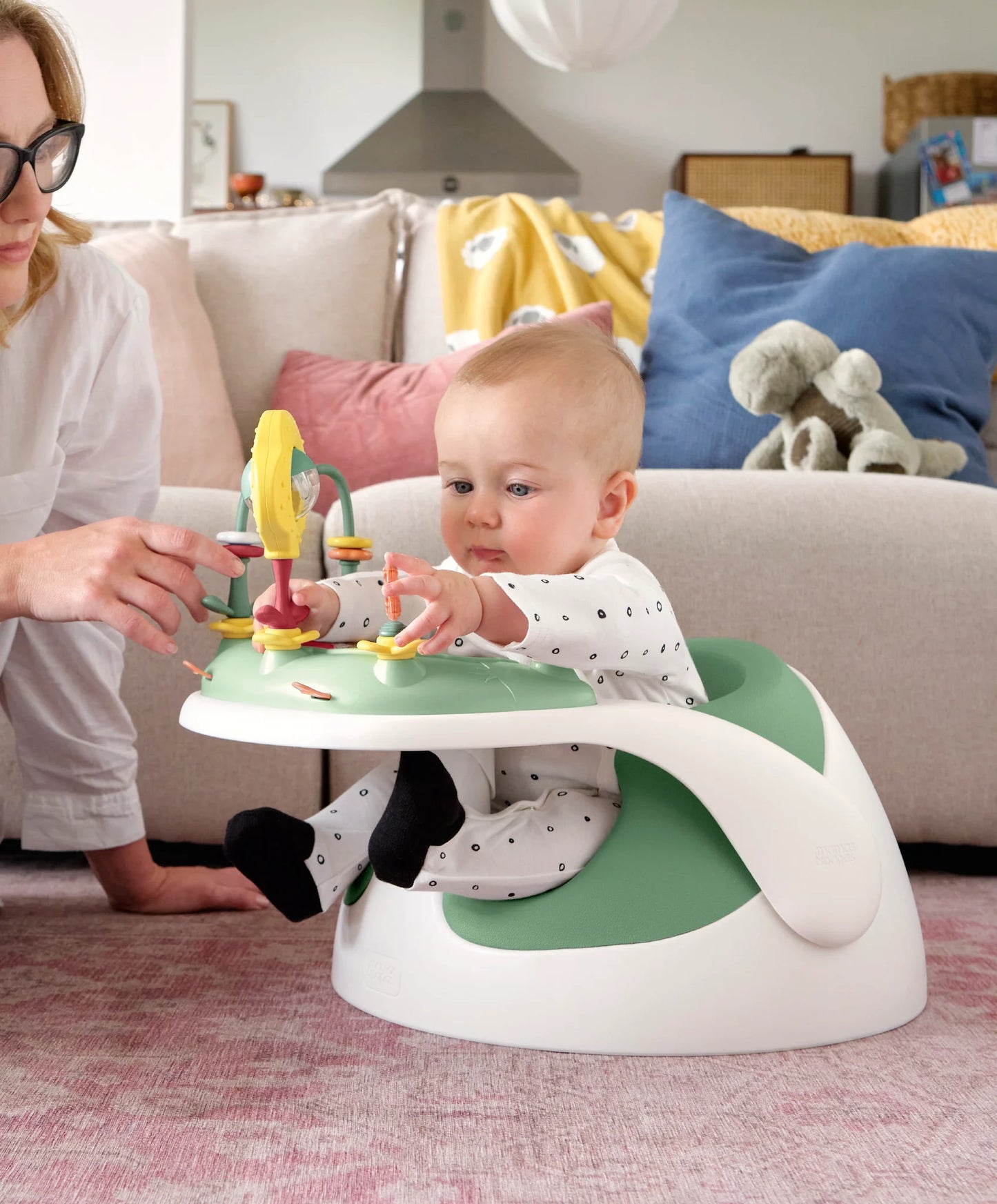 MAMAS & PAPAS SNUG FLOOR SEAT W/ TRAY