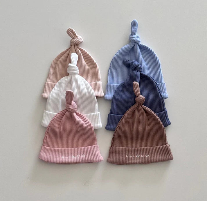 RAI & CO RIBBED KNOTTED BEANIE