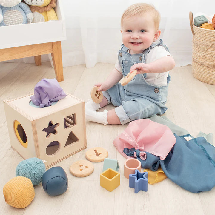 4-IN-1 SENSORY LEARNING CUBE