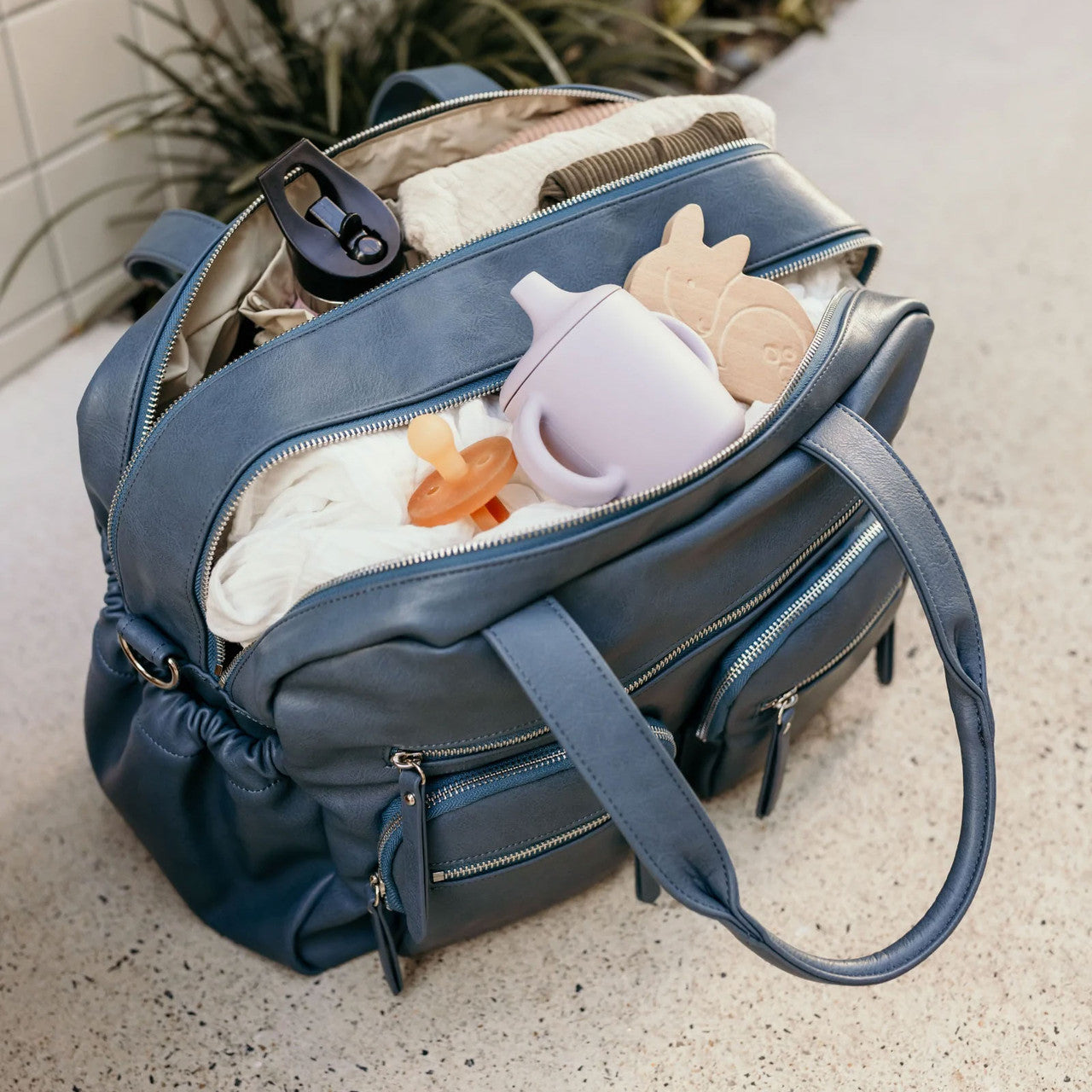 OiOi FAUX LEATHER CARRYALL NAPPY BAG