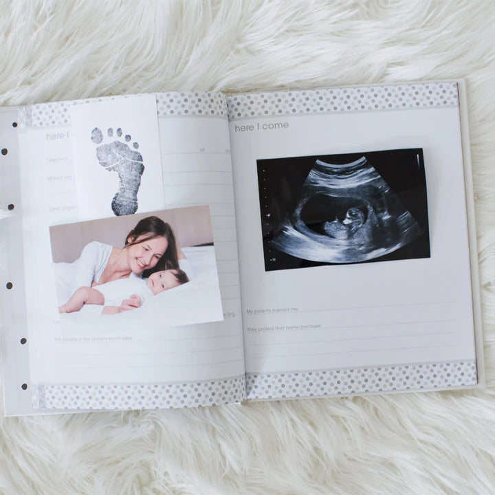 PEARHEAD BABY BOOK - HELLO BABY