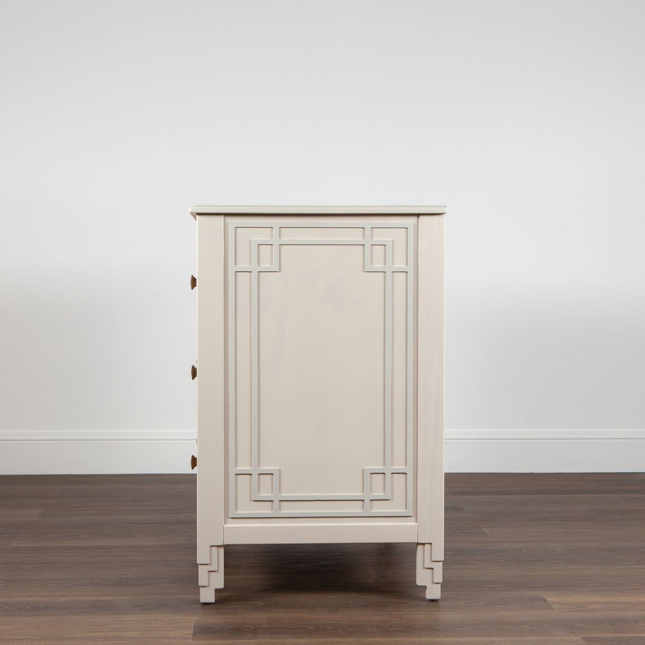 Manhattan Chest