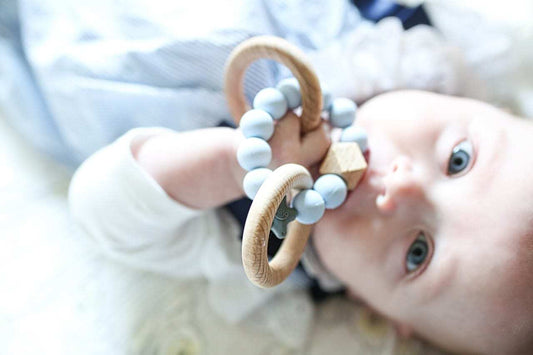 NIBBLING STELLAR NATURAL WOOD TEETHING TOY